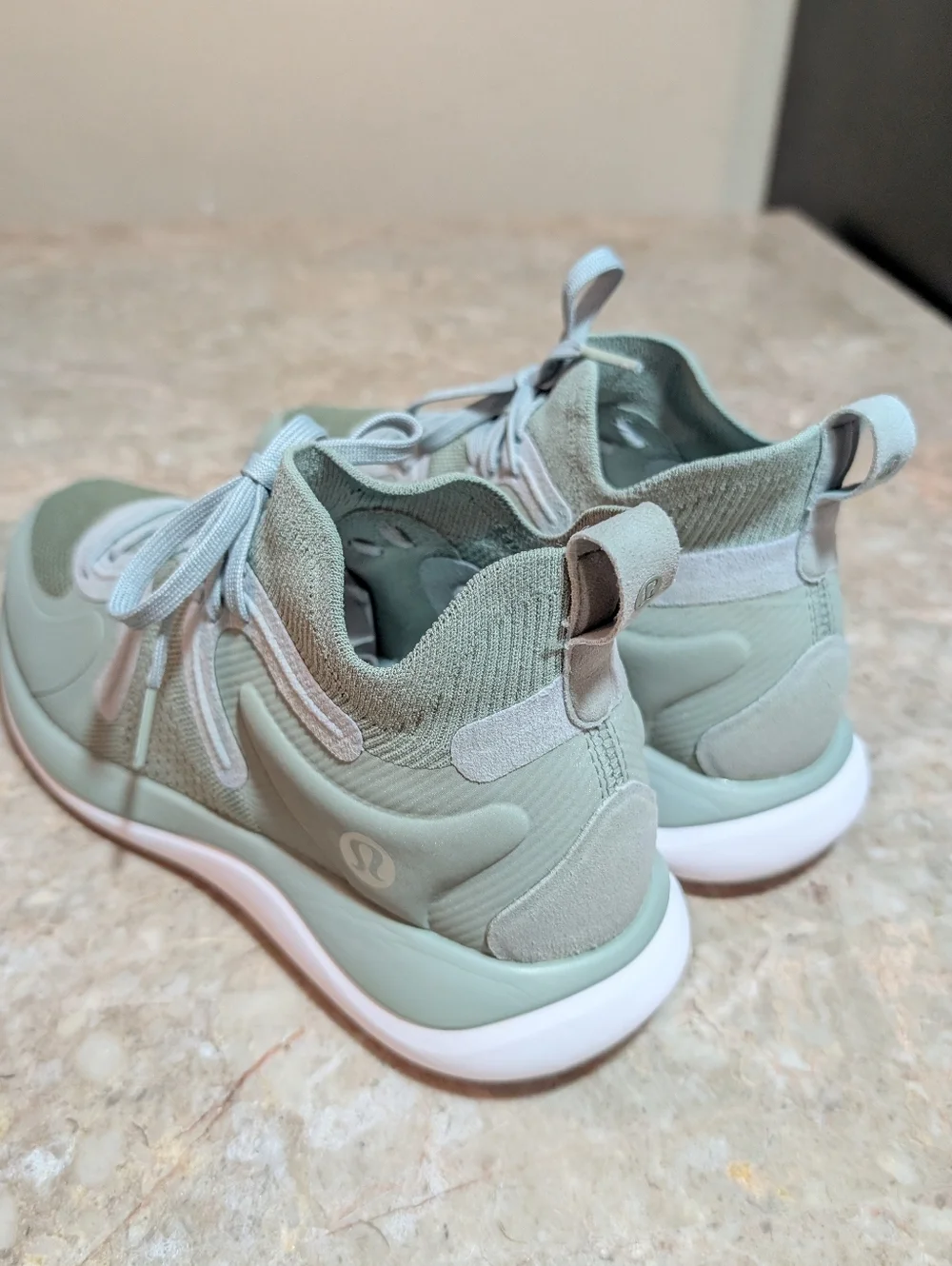 Lululemon Chargefeel 2 Mid Workout Shoes Lime White Women's Size 9 No Box - Picture 3 of 12